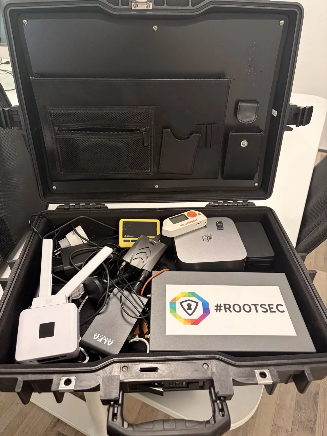 Draagbare red team-apparatuur van Rootsec voor tests op locatie